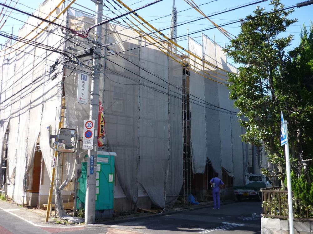 Local appearance photo. Local (10 May 2013) Shooting