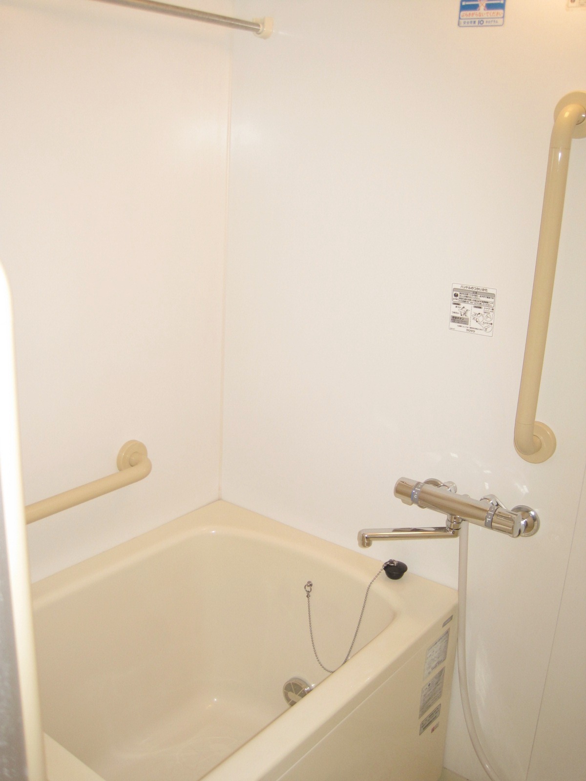 Bath. Reheating function Automatic hot water Upholstery With bathroom dryer