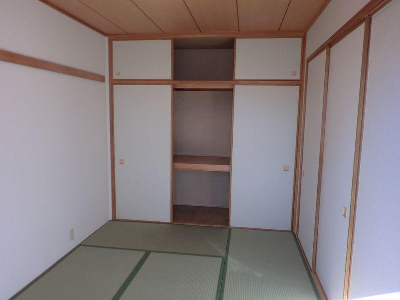 Non-living room. Japanese-style room -1
