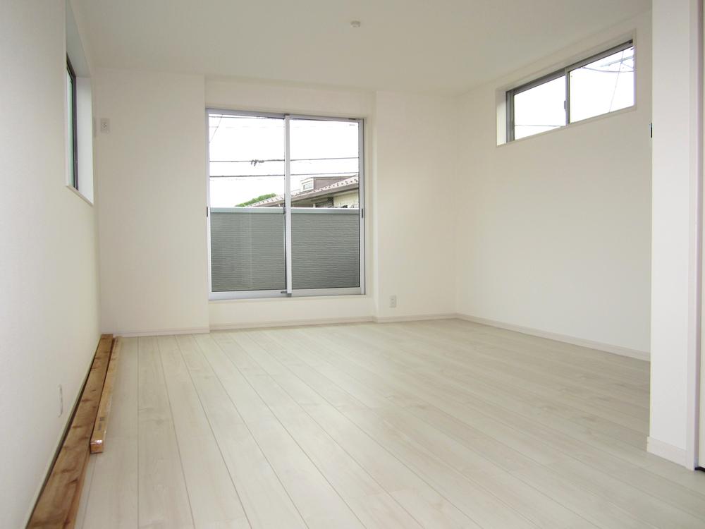 Living. Living (company construction cases)