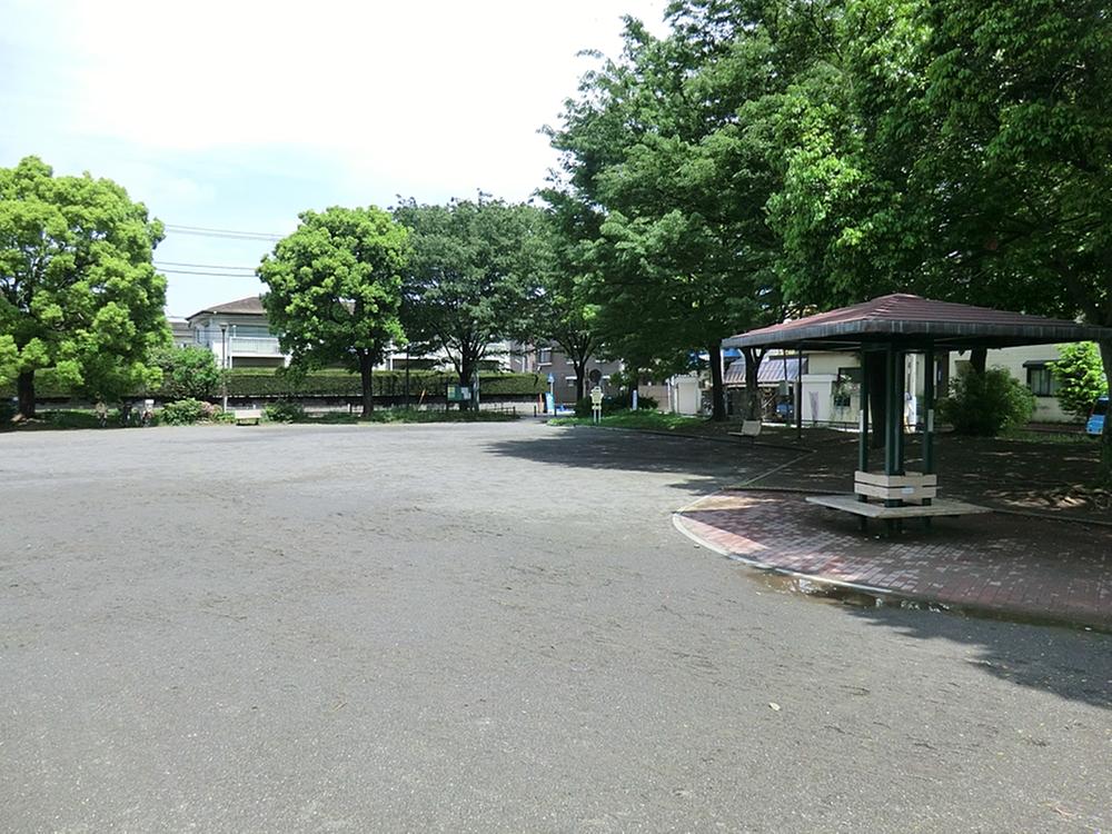 park. Tsunashimahigashi 200m to 3-chome Park