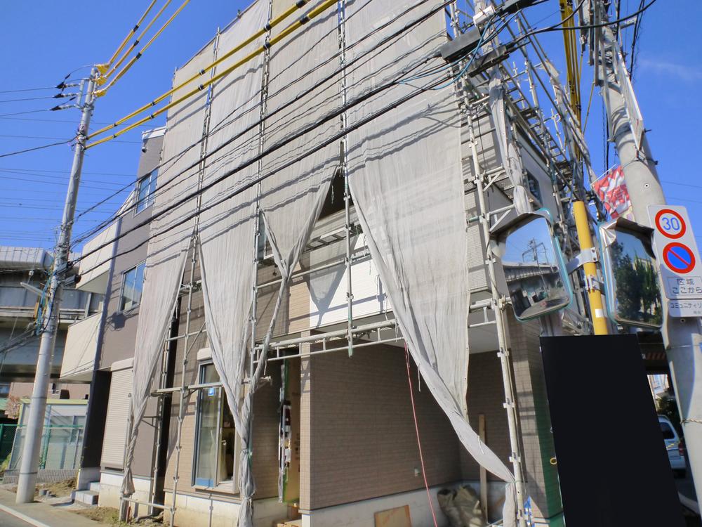 Same specifications photo (kitchen). B Building site (November 2013) Shooting