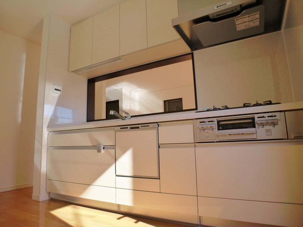 Same specifications photo (kitchen). Example of construction (sold, housing)