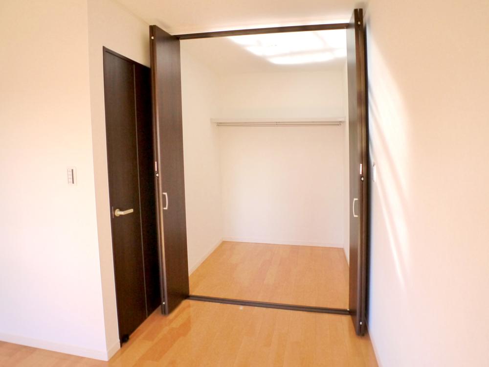 Same specifications photos (Other introspection). Example of construction (sold, housing)