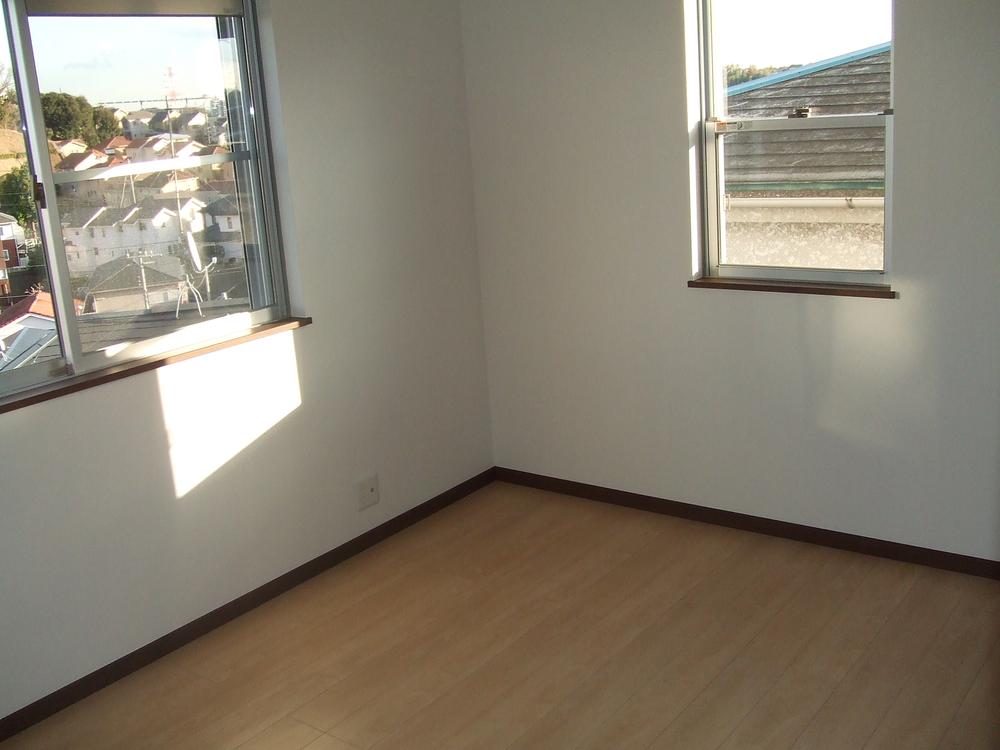 Non-living room. Indoor (12 May 2013) Shooting