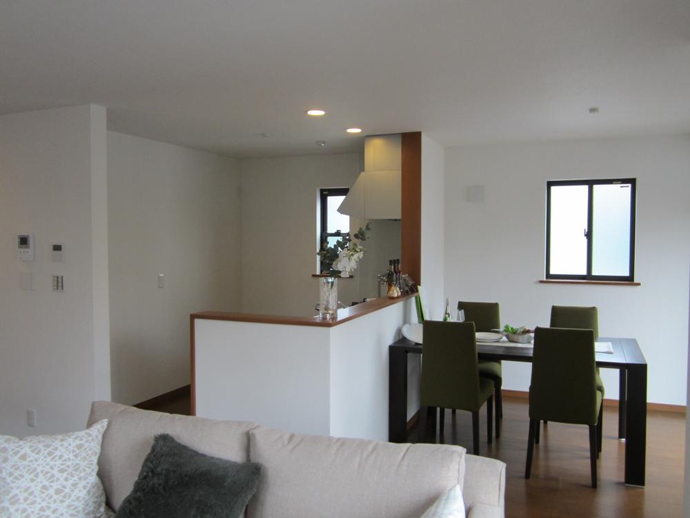 Same specifications photos (Other introspection)