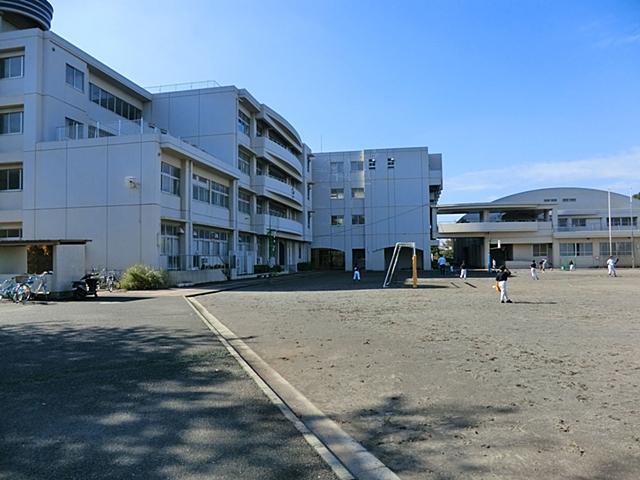Primary school. 500m to Yokohama Municipal Shimoda Elementary School