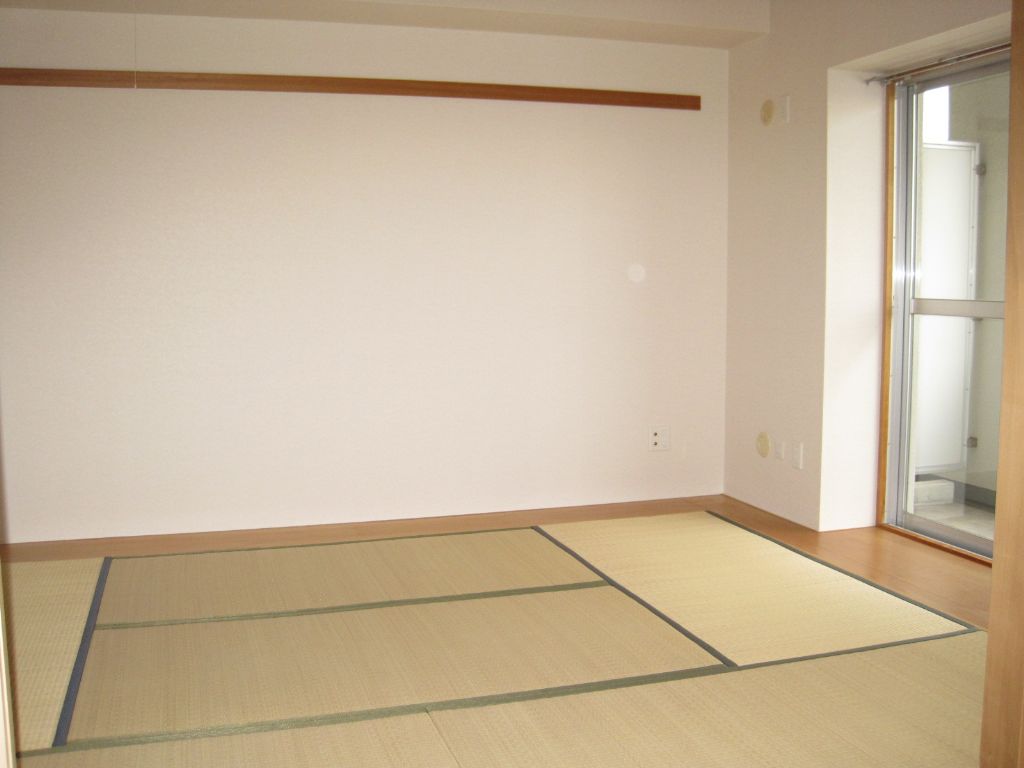 Other room space. Japanese-style room Bright on the balcony surface