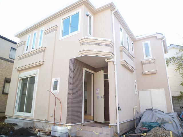 Local appearance photo. "Okurayama" "Tsunashima" 2 Station Available station! Moreover, more than 33 square meters land! Local (December 15, 2013) Shooting