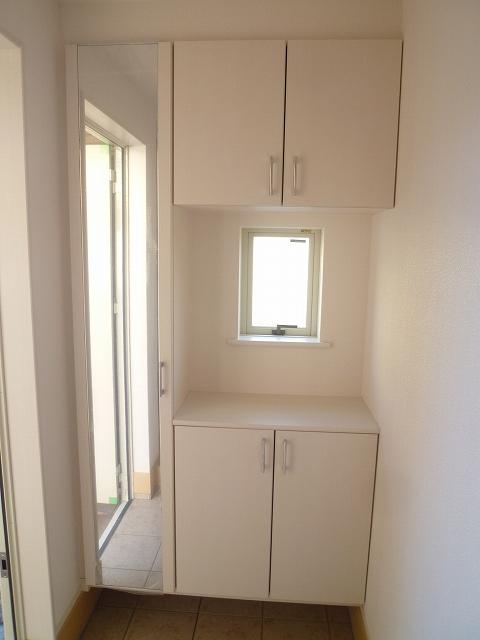 Entrance. Indoor (December 15, 2013) Shooting