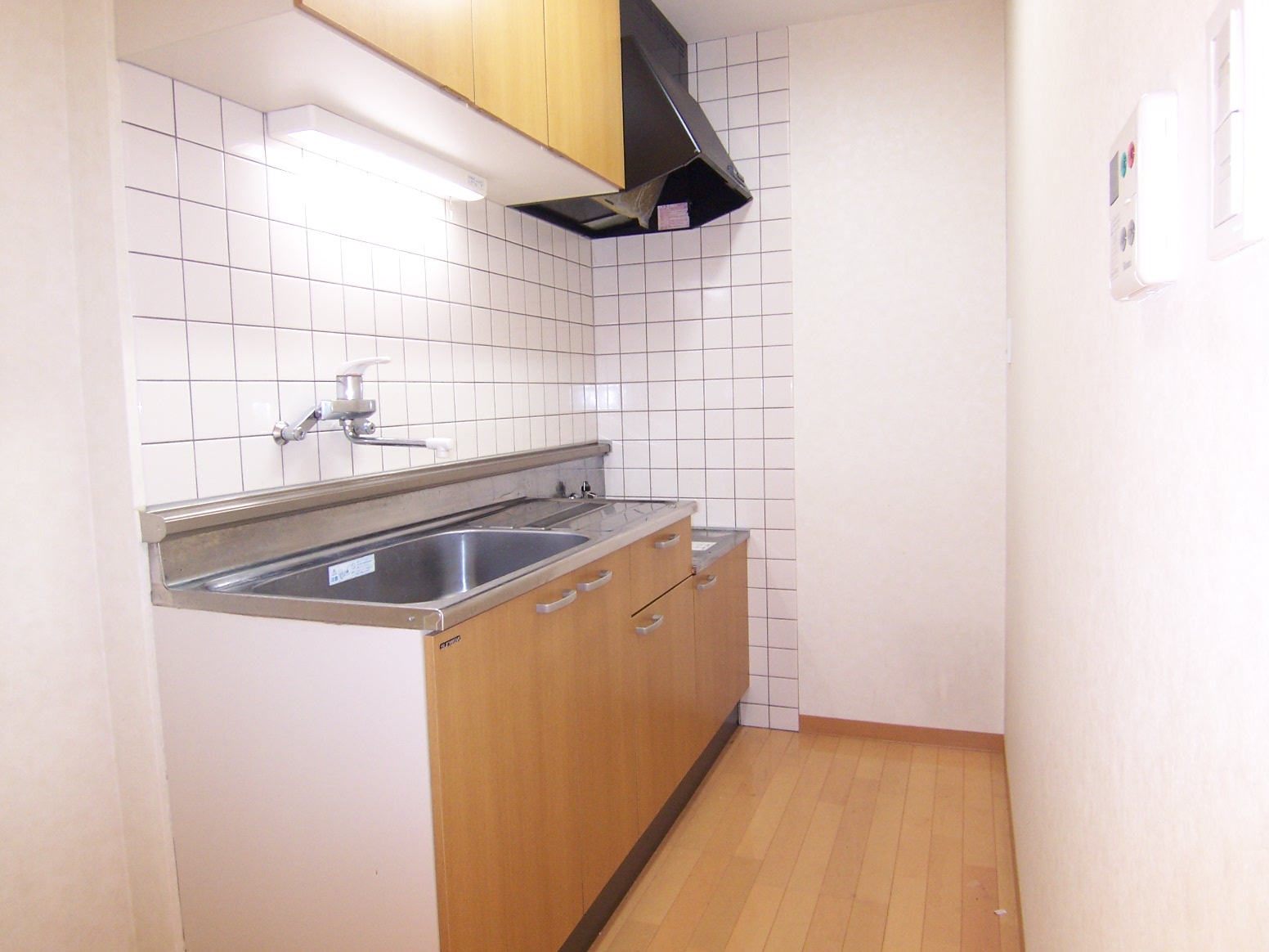 Kitchen. Two-burner gas stove is installed Friendly Kitchen! 