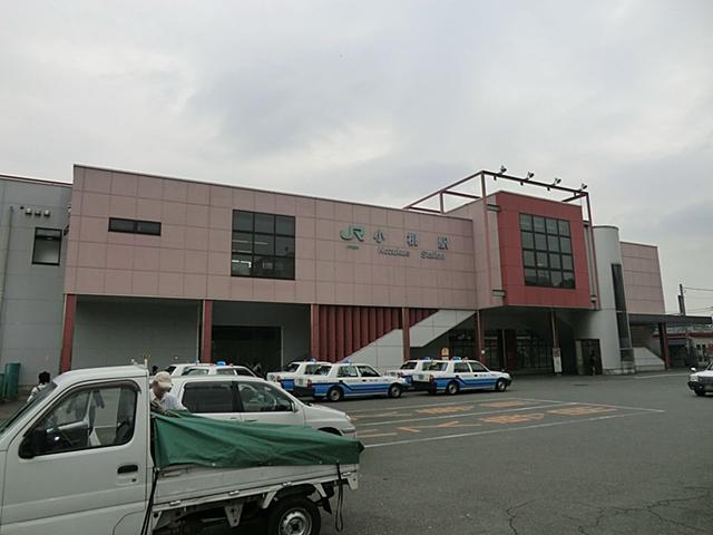 station. JR small desk 800m to the Train Station