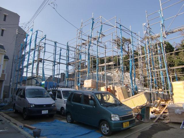 Local photos, including front road. Local (11 May 2013) Shooting