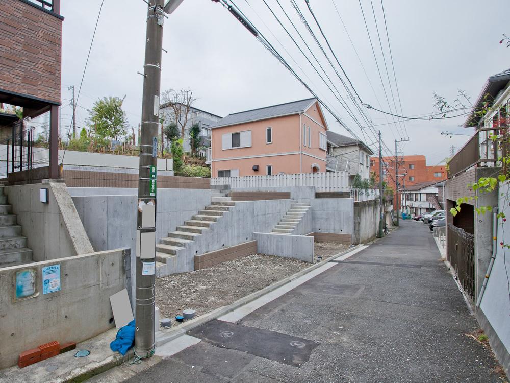 Local photos, including front road. Local (11 May 2013) Shooting