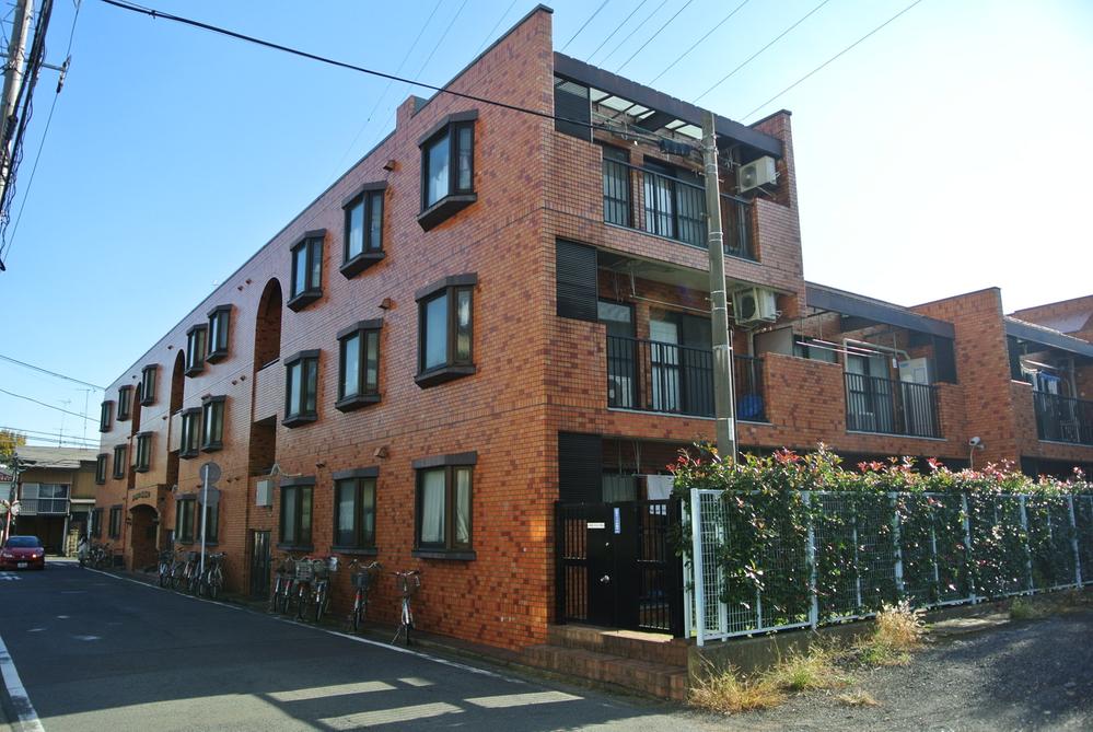 Local appearance photo. Local (12 May 2013) Shooting