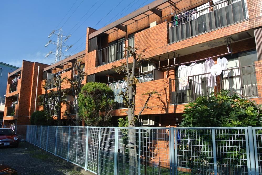 Local appearance photo. Local (12 May 2013) Shooting