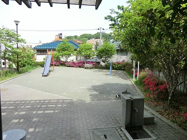 park. Minami Morooka Yato 90m soon your neighborhood park to the third park. Walk 2 minutes. Since there is also such as playground equipment, You can enjoy a small child (^^) / 