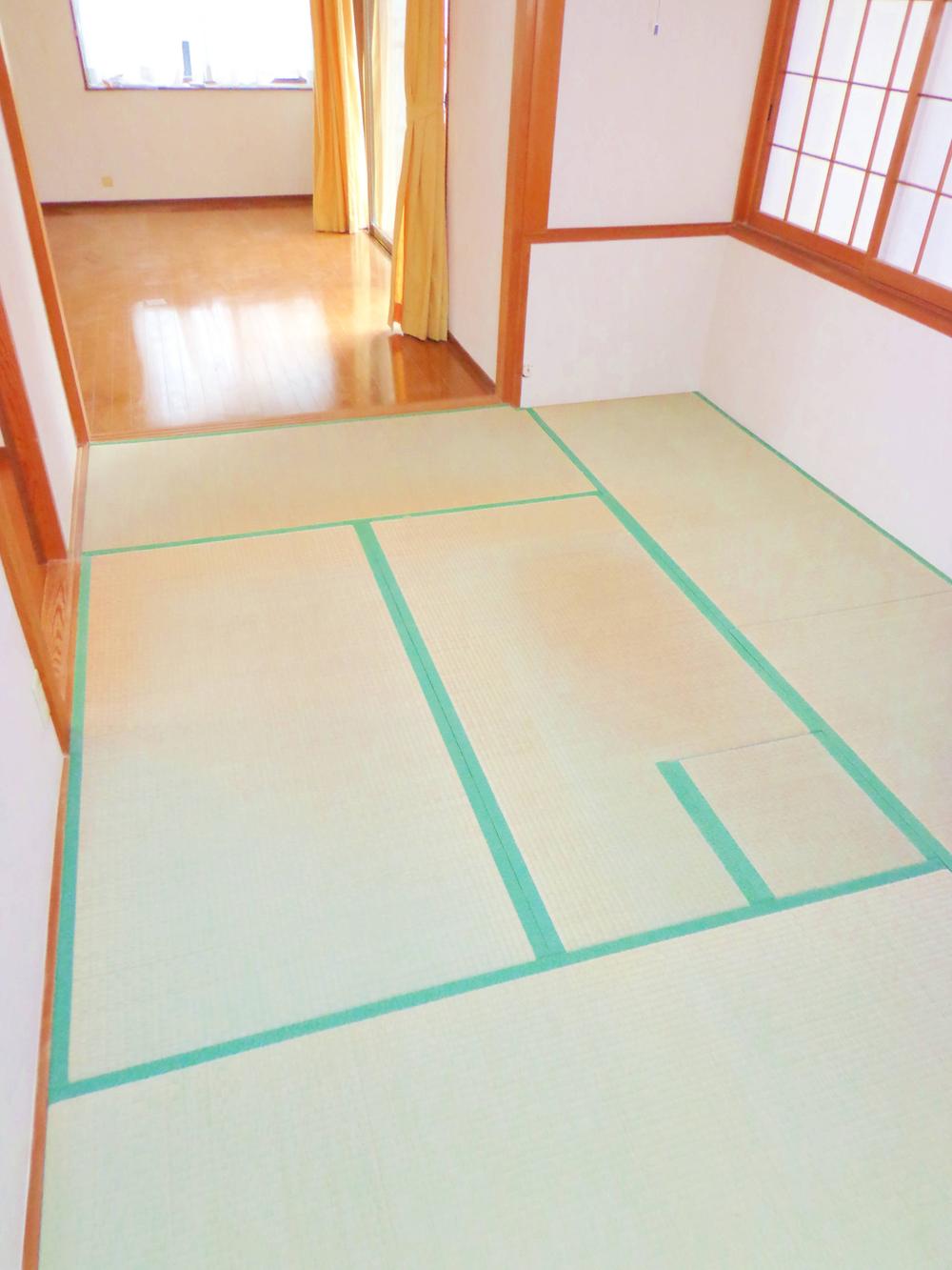 Non-living room. First floor Japanese-style room. Ease of use is good in the living room and Tsuzukiai. Indoor (12 May 2013) Shooting