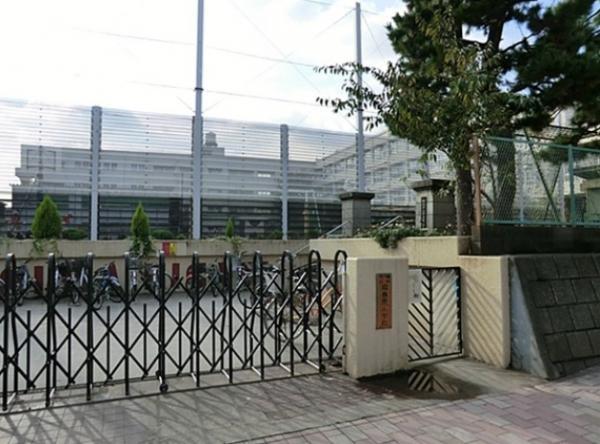 Primary school. Tsunashimahigashi 700m up to elementary school