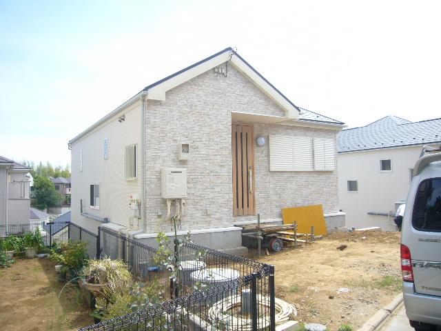 Local appearance photo. Building appearance (12-1 Building)