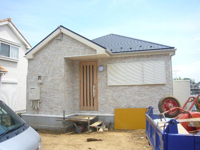 Local appearance photo. Building appearance (12-1 Building)