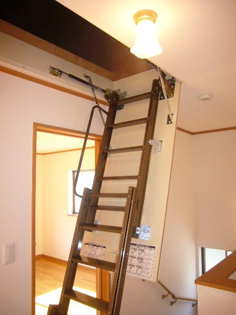 Same specifications photos (Other introspection). Attic storage (same specifications photo)