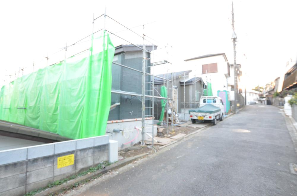 Local photos, including front road. Local (11 May 2013) Shooting