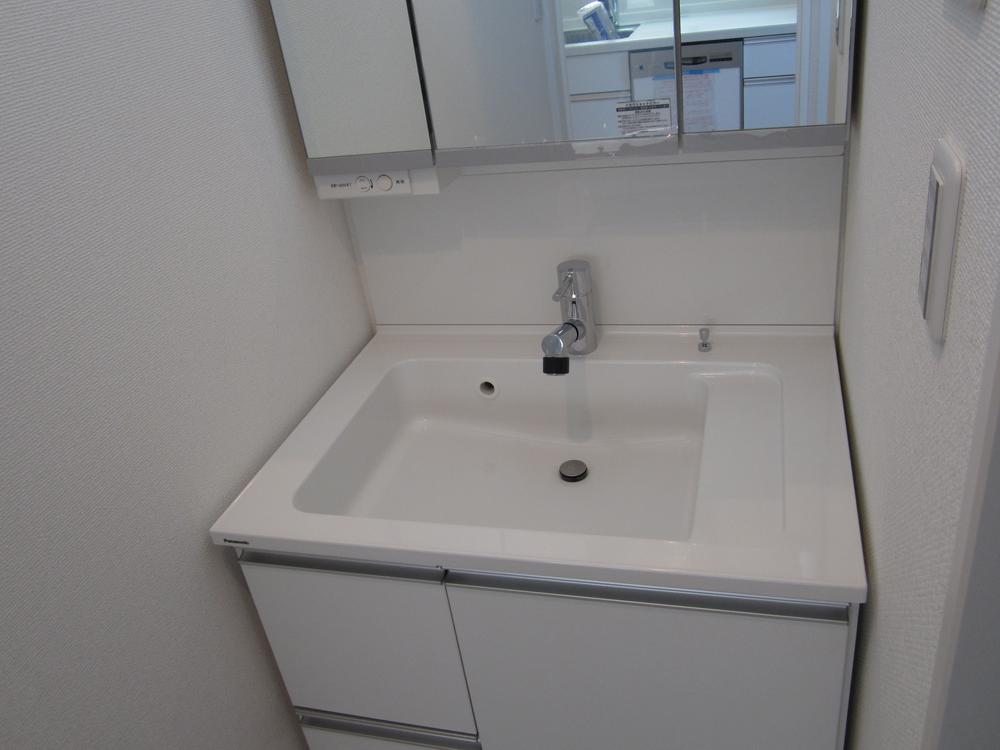 Same specifications photos (Other introspection). Wash basin
