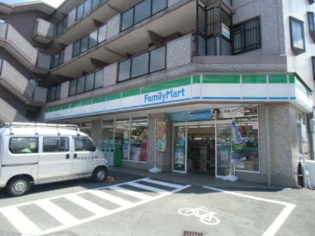 Convenience store. 150m to Family Mart (convenience store)