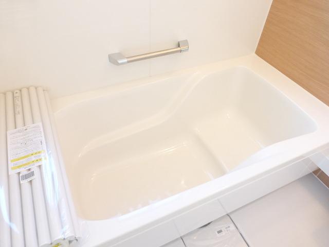 Bathroom. 1 Building Indoor (November 19, 2013) Shooting