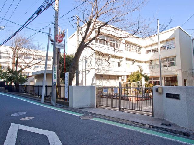 Primary school. 440m to Yokohama Municipal Kohoku Elementary School