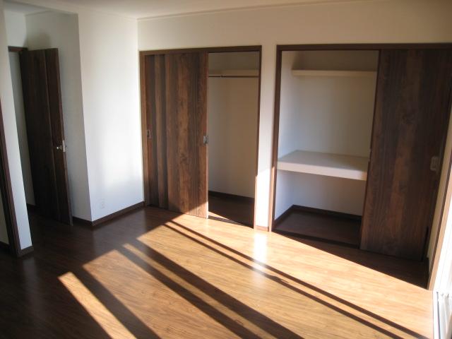 Non-living room. Indoor (12 May 2013) Shooting