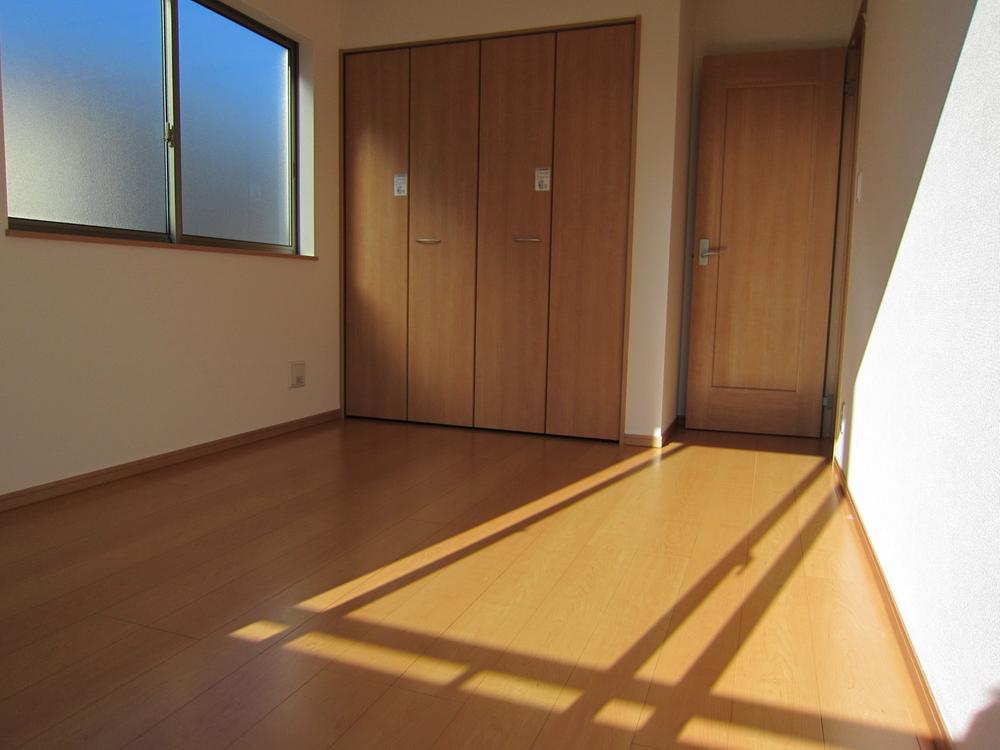 Non-living room. Indoor (12 May 2013) Shooting