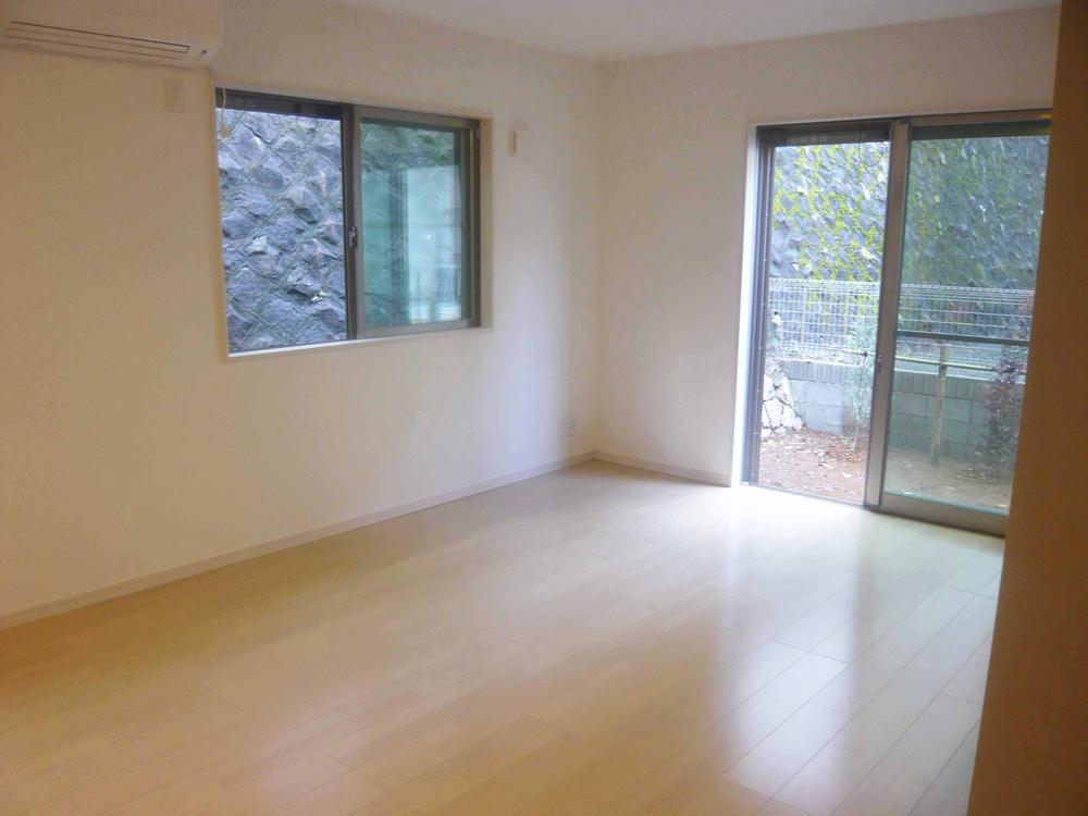 Living. Indoor (12 May 2013) Shooting