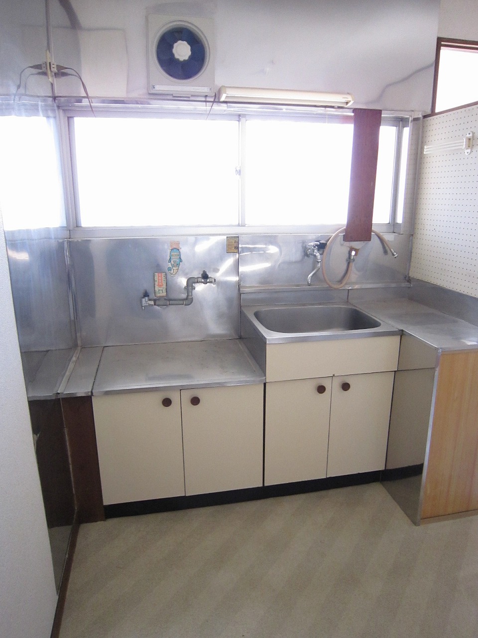 Kitchen. Gas stove installed Friendly Kitchen