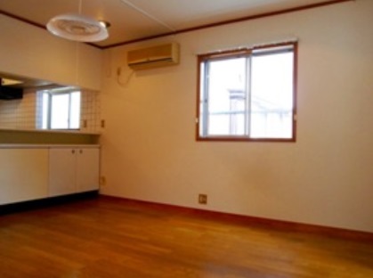 Living and room. It is very spacious.