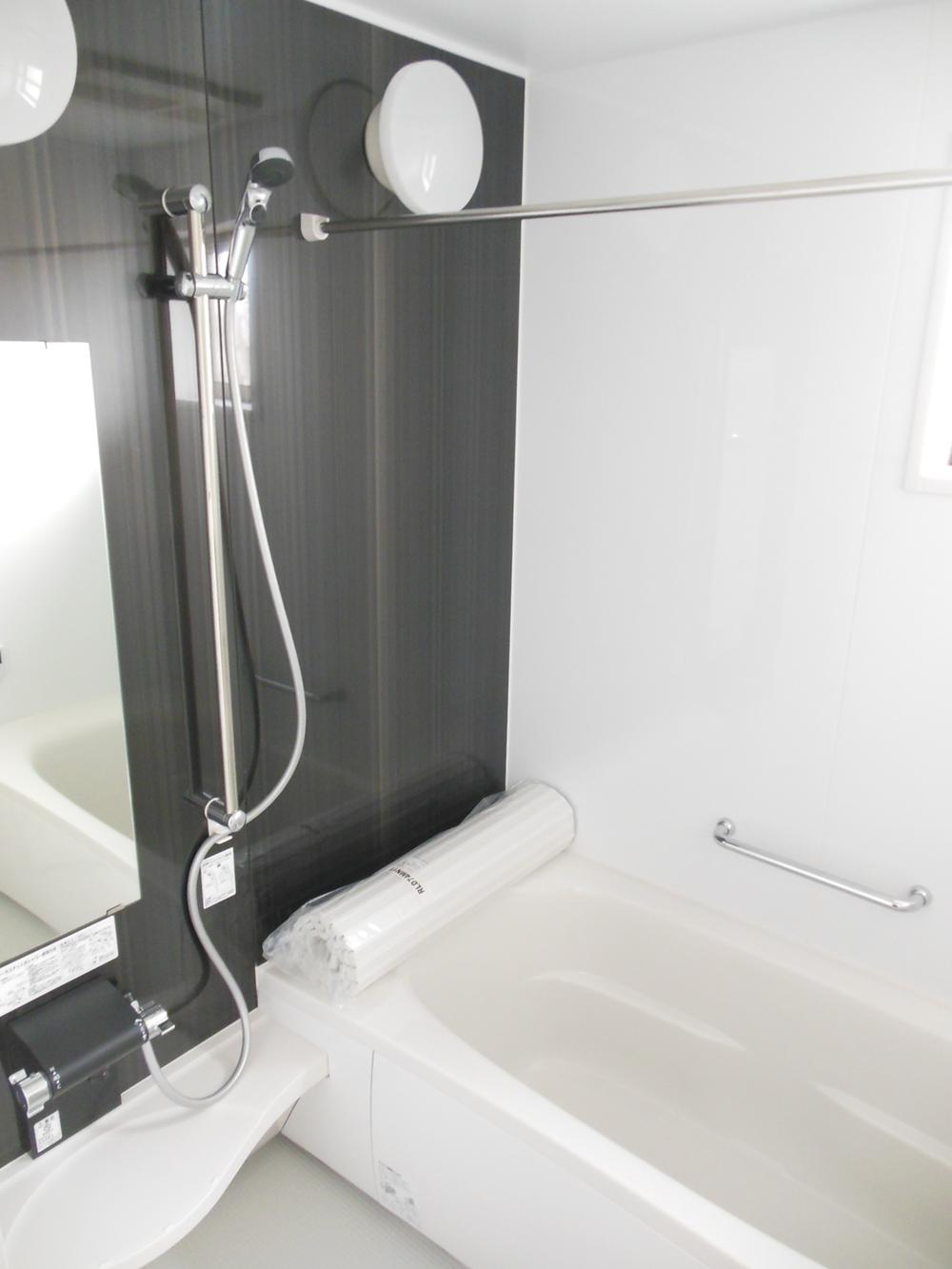 Same specifications photo (bathroom)