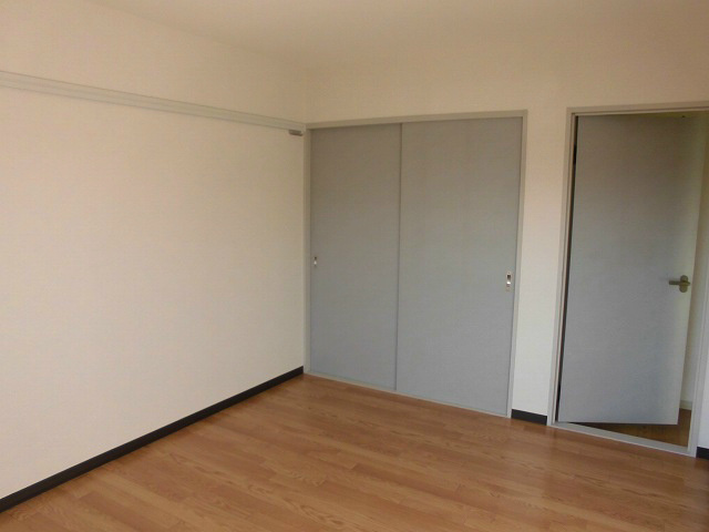 Other room space. It has been changed from the Japanese-style Western-style.