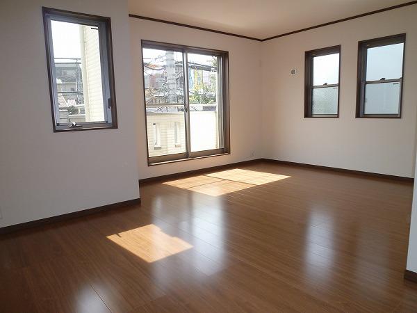 Living. 2013 March 20 shooting Building A