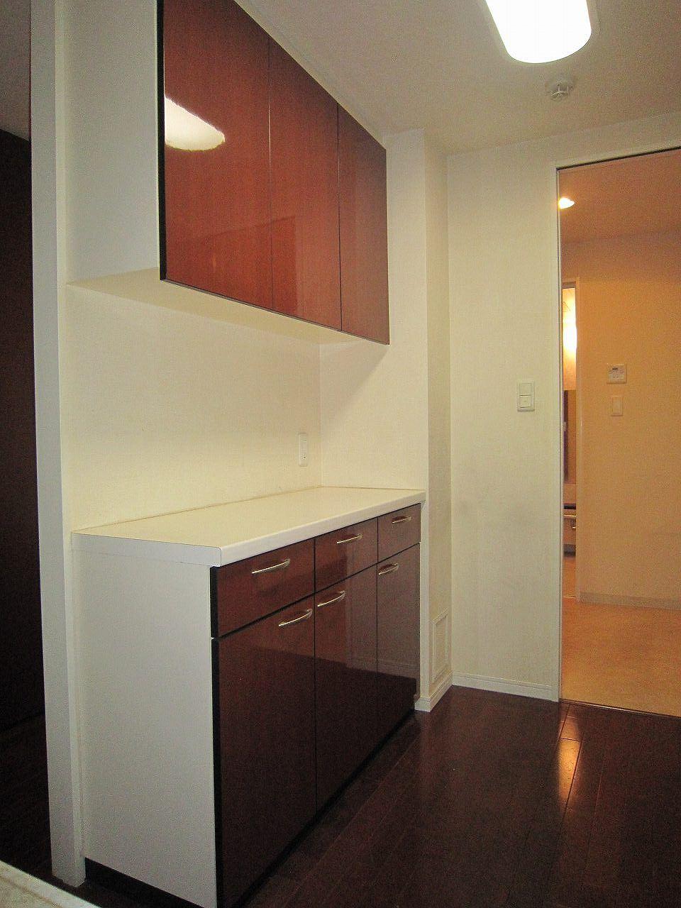 Entrance. Local (11 May 2013) Shooting