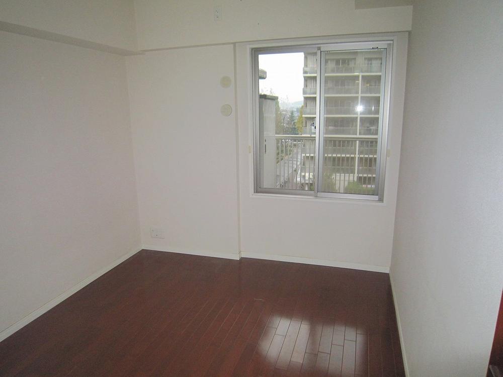 Non-living room. Indoor (11 May 2013) Shooting