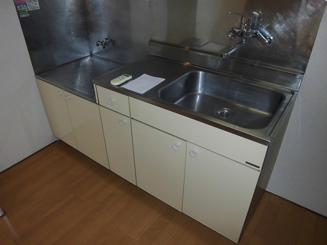 Kitchen. You can gas stove installation