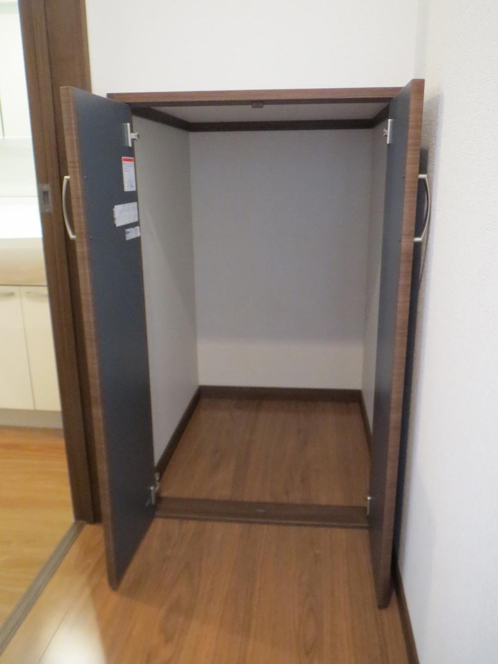 Receipt. Stairs under storage