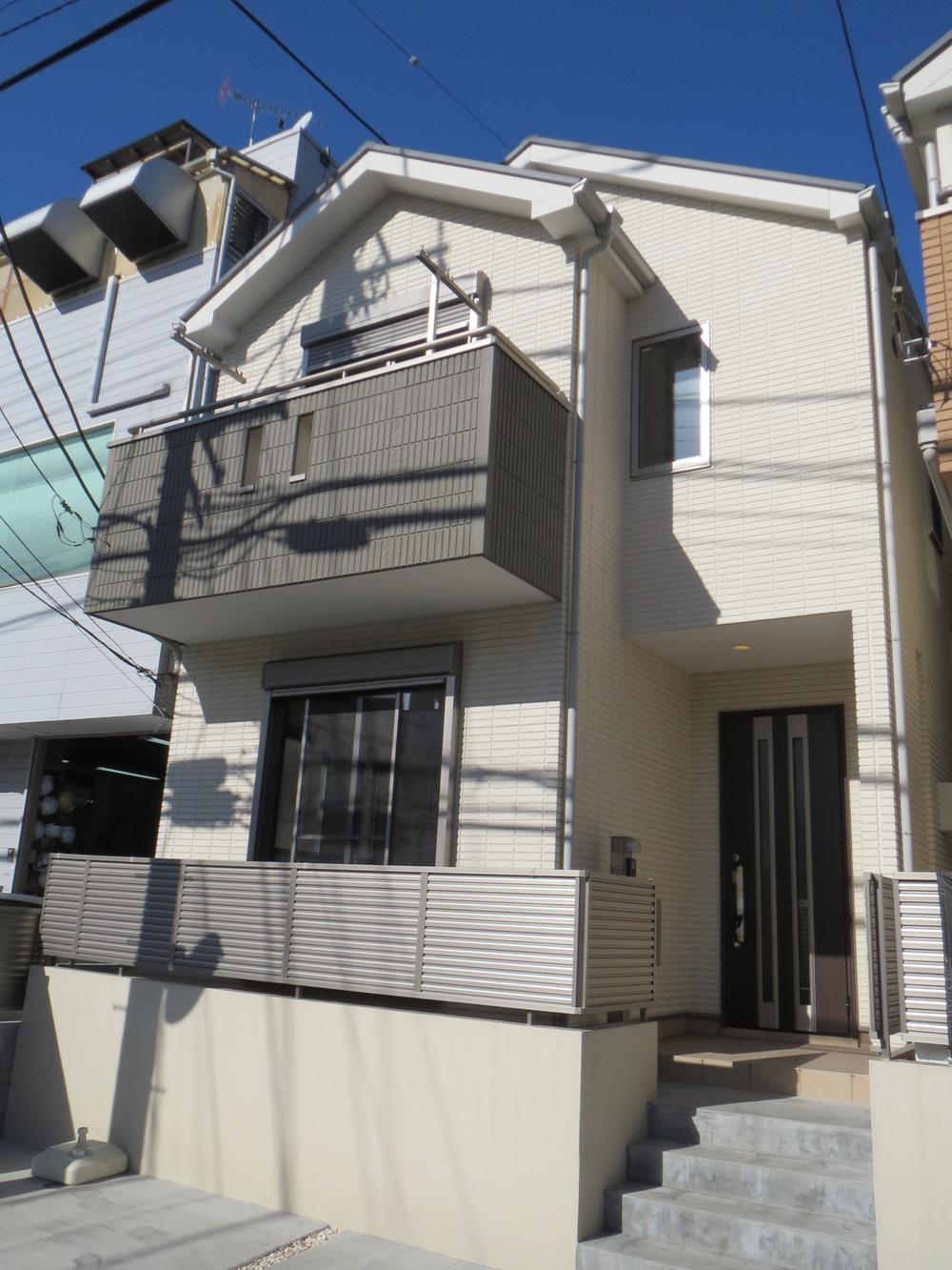 Local appearance photo. Local (12 May 2013) Shooting