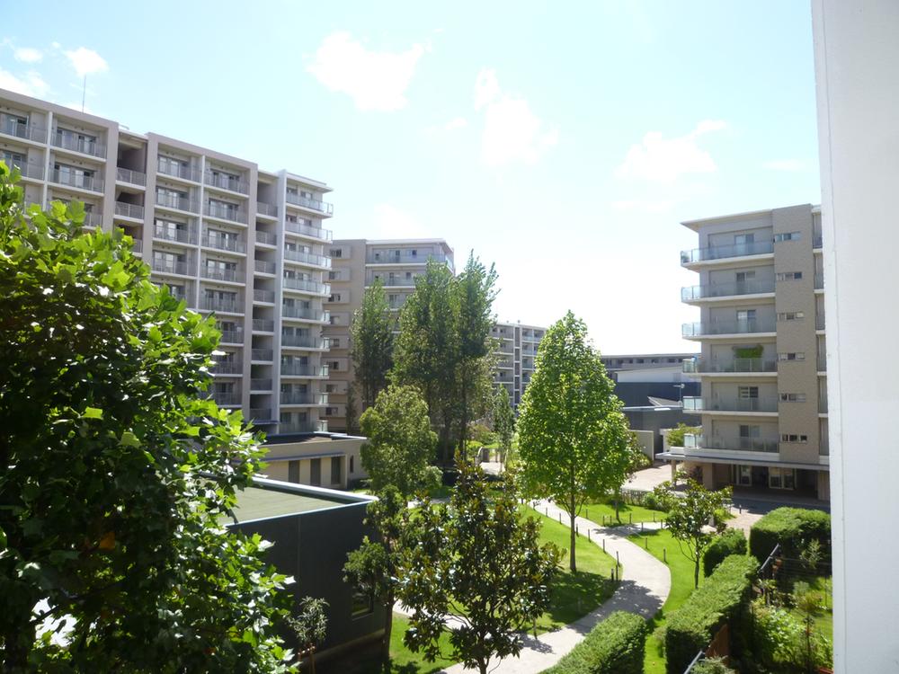 View photos from the dwelling unit. View from local (September 2013) Shooting