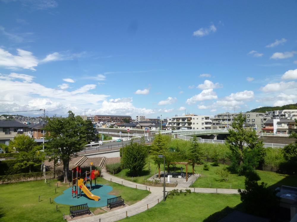 View photos from the dwelling unit. View from local (September 2013) Shooting