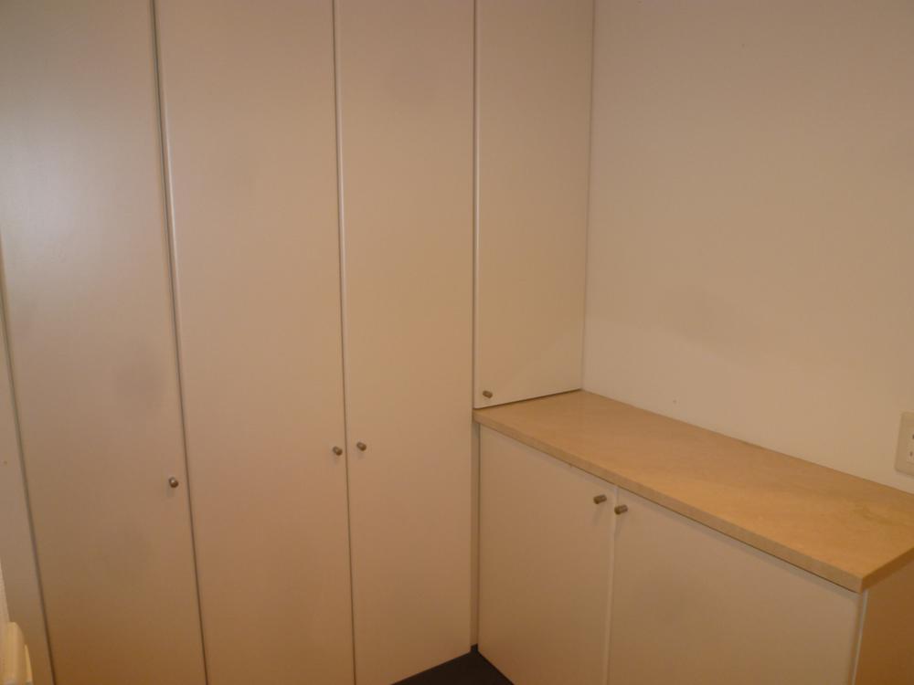 Entrance. Local (September 2013) Shooting