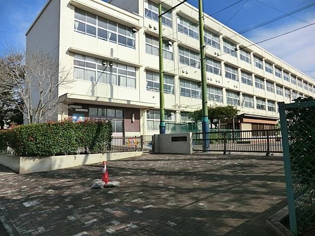 Primary school. Shin'yoshida until elementary school 400m