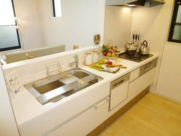 Same specifications photo (kitchen). Same specifications complete example of construction (kitchen)