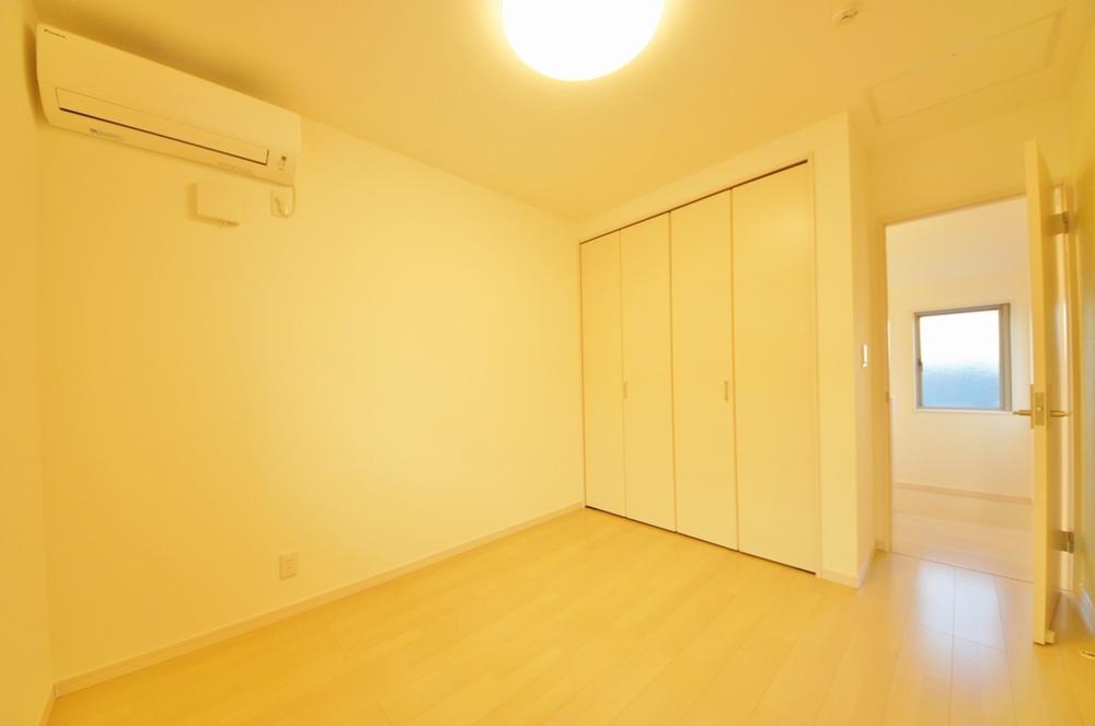 Non-living room. Indoor (11 May 2013) Shooting, All rooms are air-conditioned. 